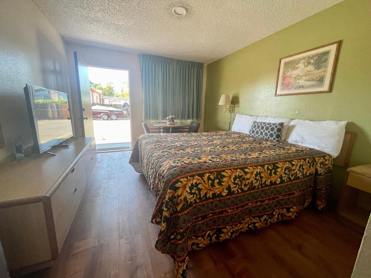 Regency Inn Lakeport Exteriér fotografie