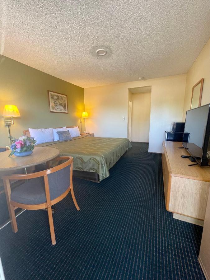 Regency Inn Lakeport Exteriér fotografie