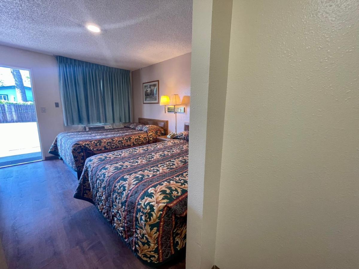 Regency Inn Lakeport Exteriér fotografie