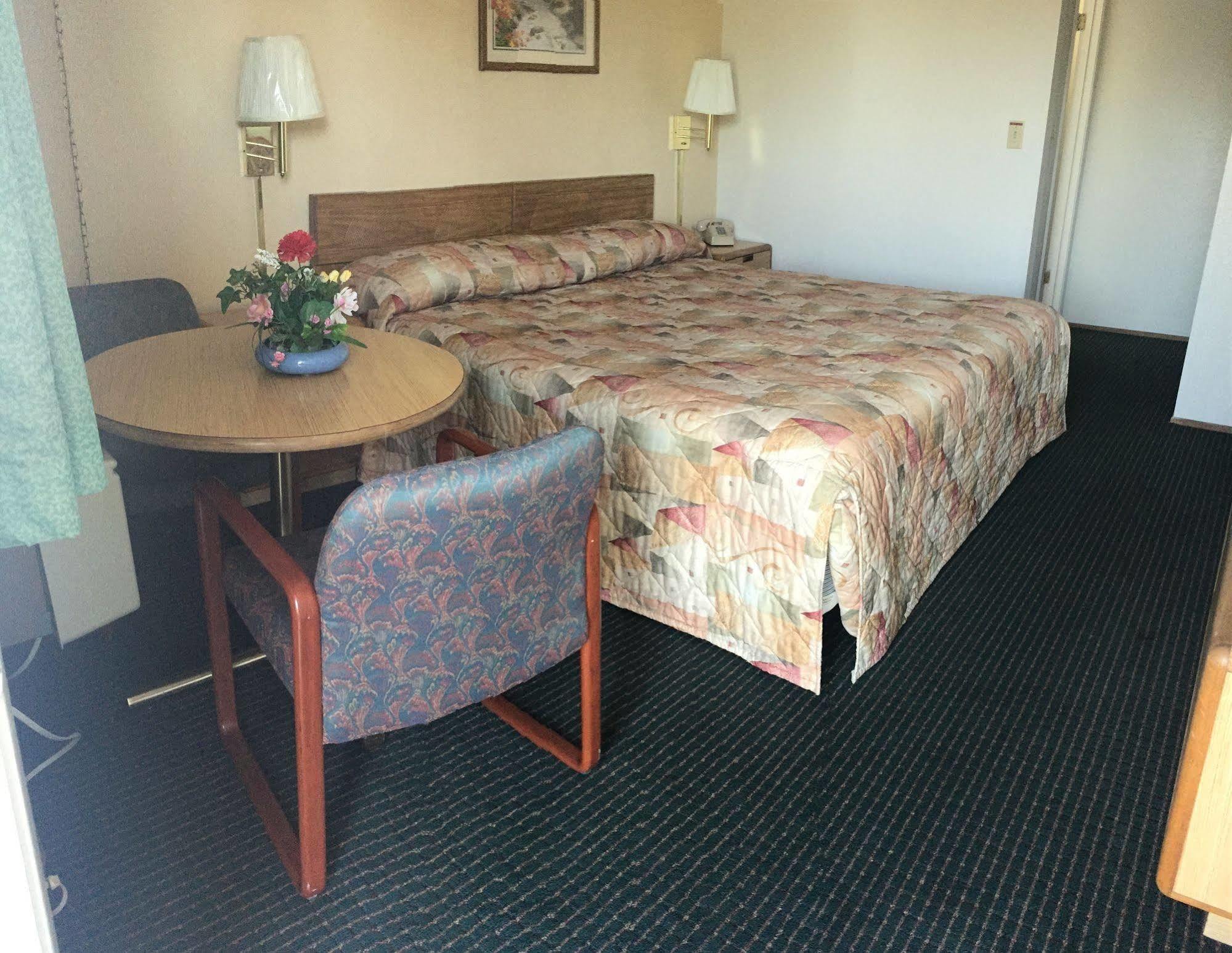 Regency Inn Lakeport Exteriér fotografie