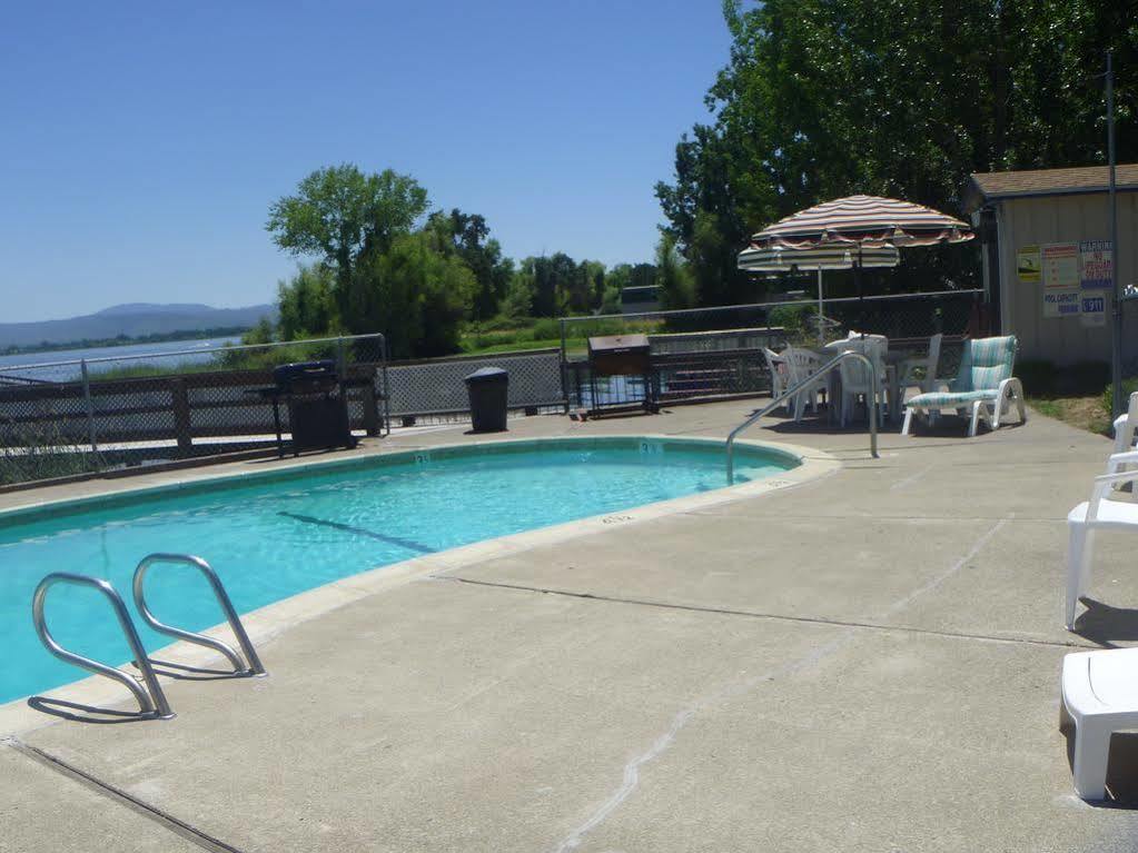 Regency Inn Lakeport Exteriér fotografie