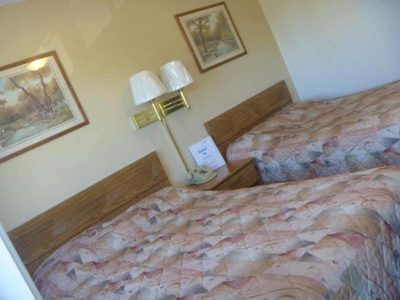 Regency Inn Lakeport Exteriér fotografie